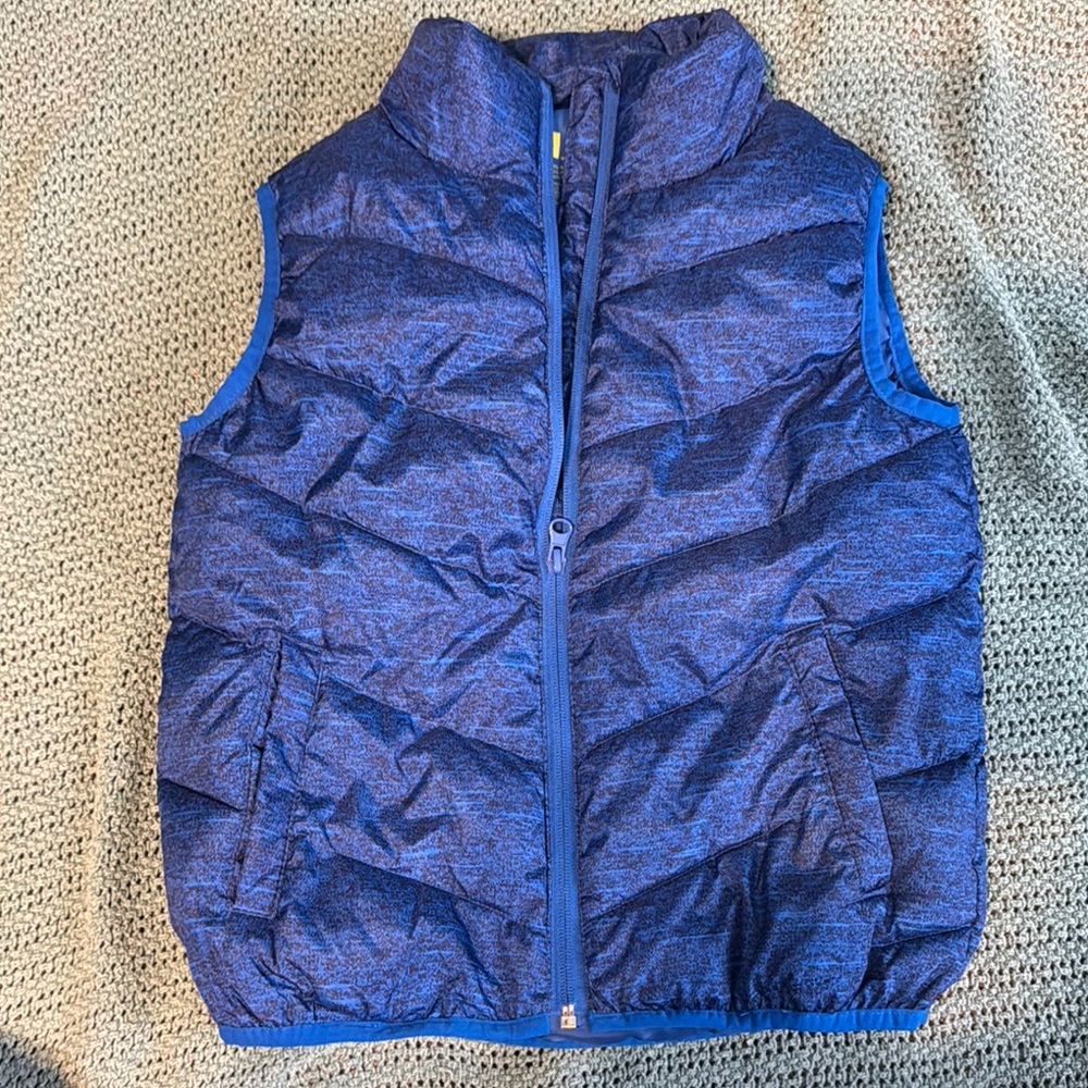 2/$10 XS Boys 6-7 Blue Quilted Vest